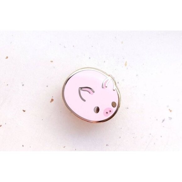 Pig Bun Enamel Pin - RARE Gold Plated Kawaii Animal Jewelry & Brooch - Picture 4 of 7
